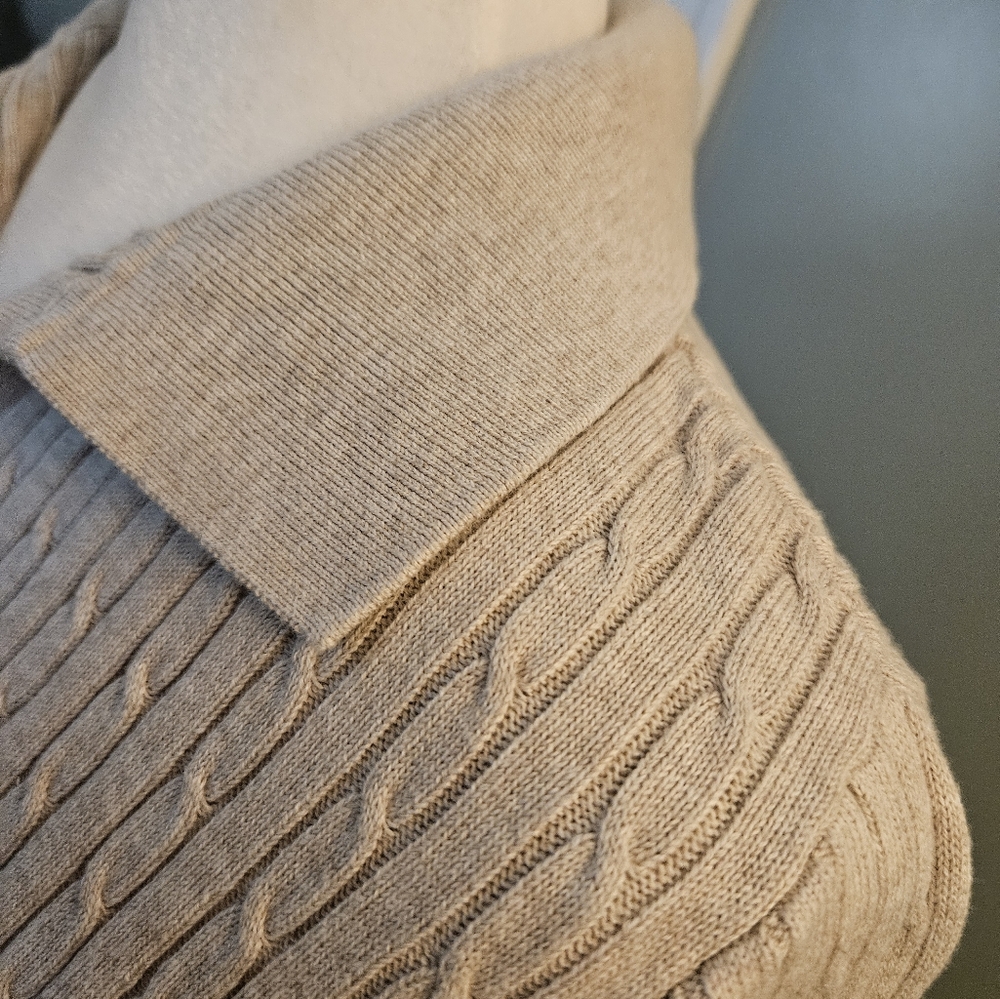 Kim Rogers Women's Size Medium Classic Cable Knit Sweater in Beige Collar V-Neck - Picture 15 of 15
